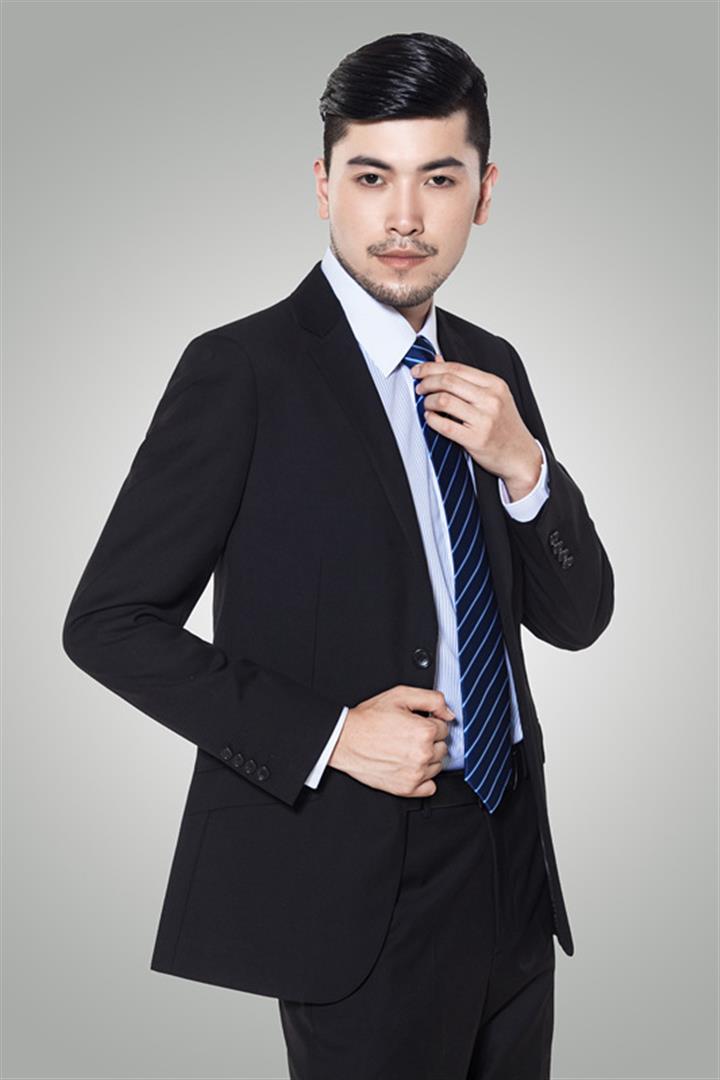 钟亮 灯光与摄影艺术负责人